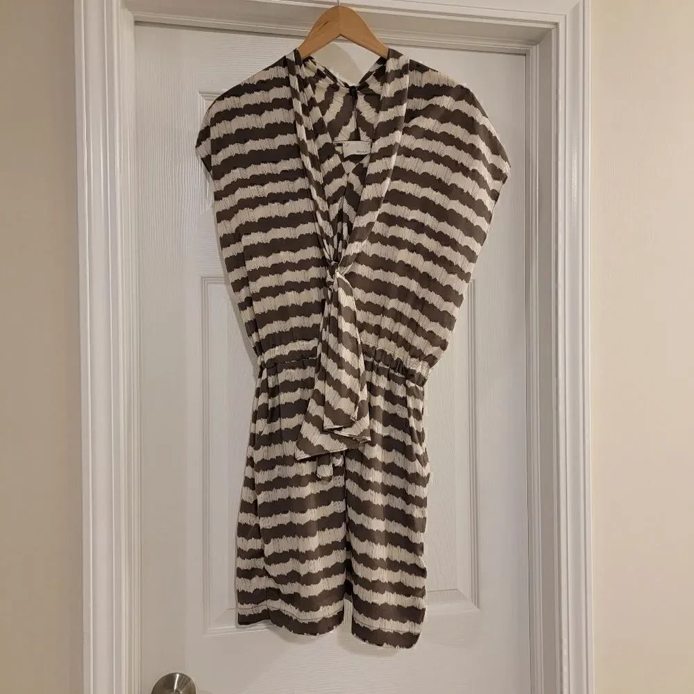 Greylin Anthropologie shift dress with pockets tan stripe size medium